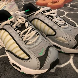 Air Max Tailwind 4 GS 'Wolf Grey Green Spark'